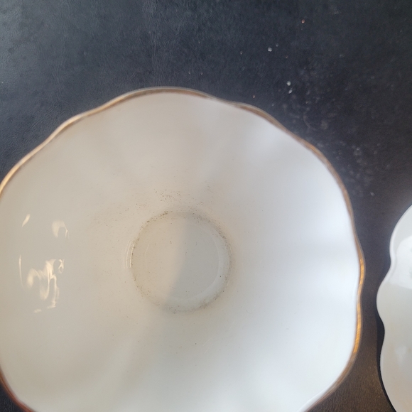 EUC Beautiful Bone China floral teacup with matching saucer. - Picture 5 of 6